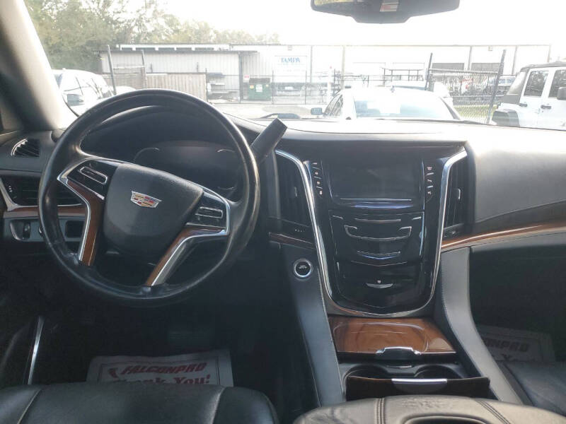 2017 Cadillac Escalade Standard