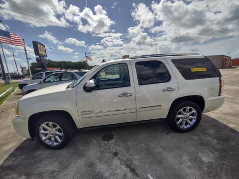 2013 GMC Yukon for sale at BIG 7 USED CARS INC in League City TX