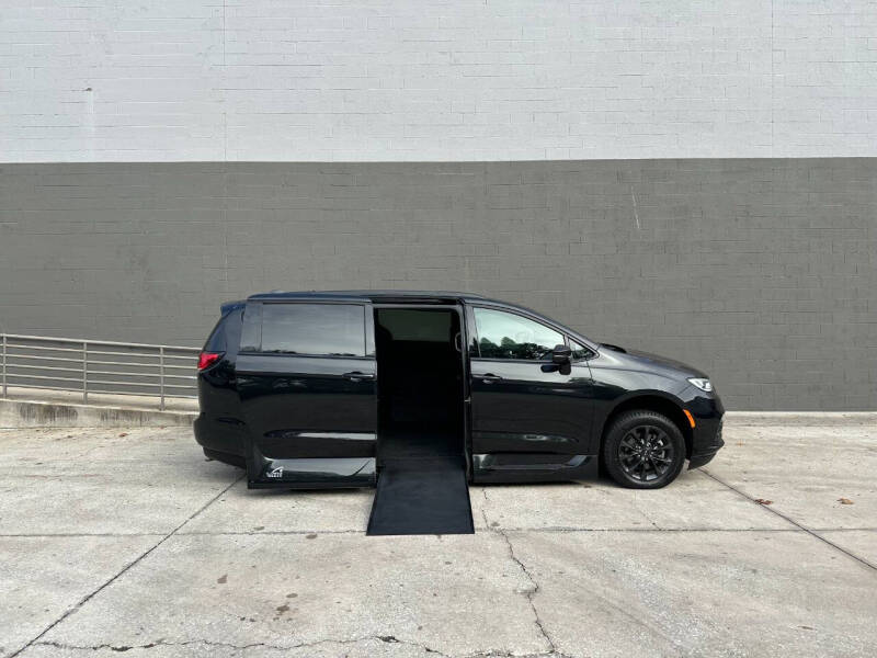 2021 Chrysler Pacifica Touring L