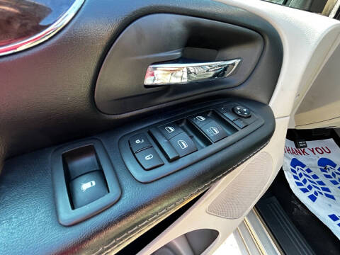 2015 Chrysler Town and Country Touring