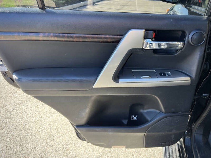 2013 Toyota Land Cruiser