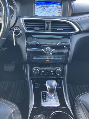 2018 Infiniti QX30 Premium