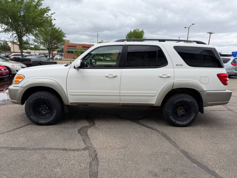 2004 Toyota Sequoia SR5