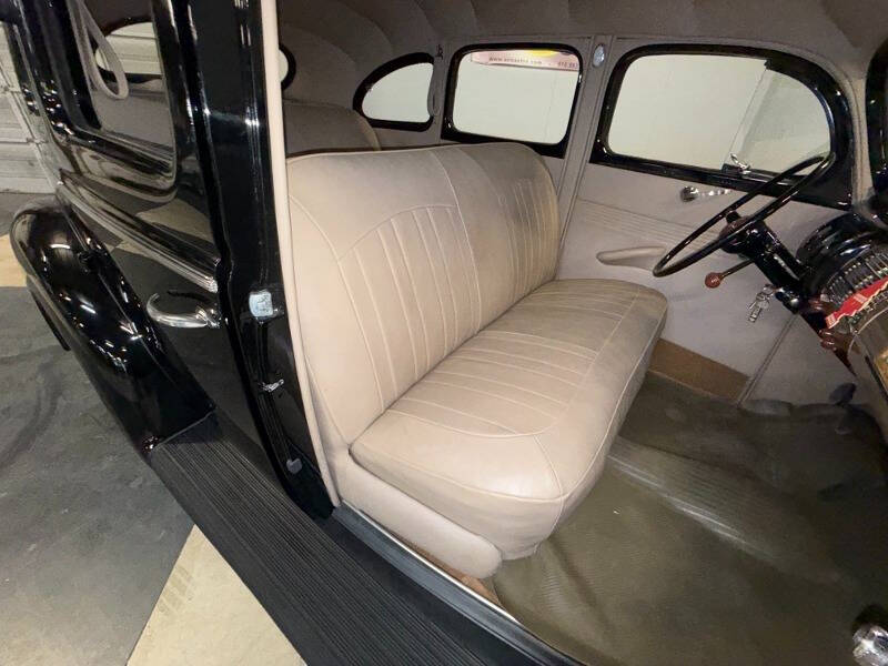 1940 Ford Deluxe
