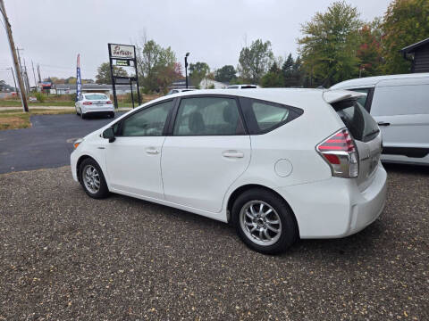 2017 Toyota Prius v Five
