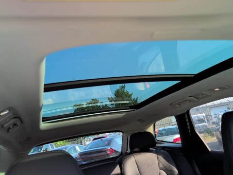 2025 Volvo XC60 T8 Plus Dark Theme