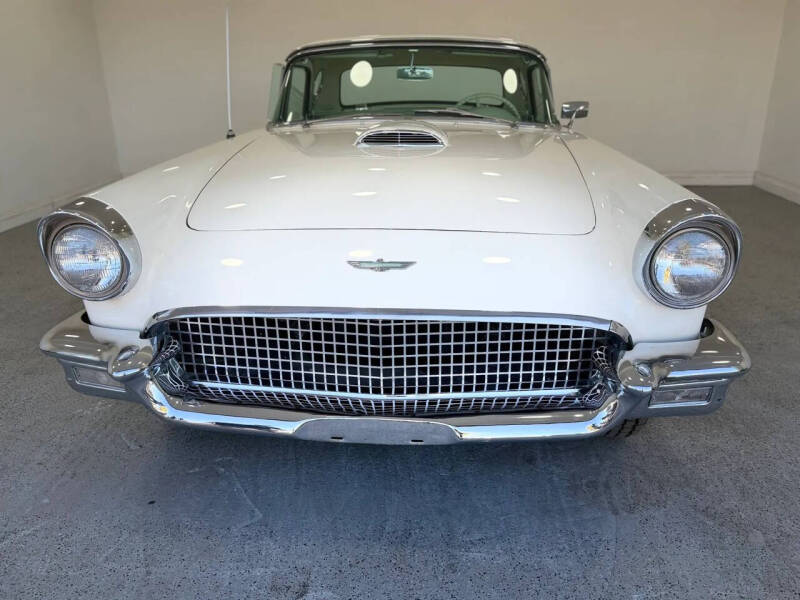 1957 Ford Thunderbird