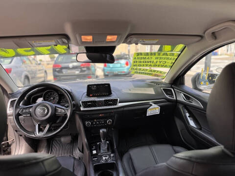 2017 Mazda MAZDA3 Touring