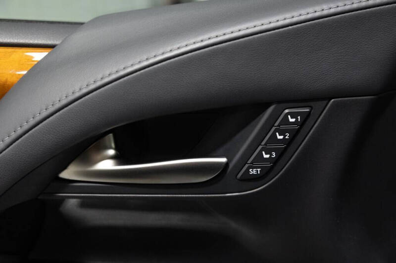 2021 Lexus LX 570 Three-Row