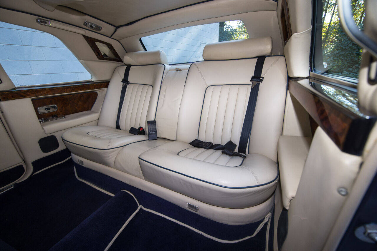 1989 Rolls-Royce Limousine 42