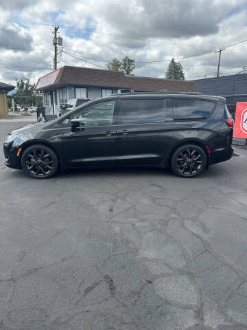 2018 Chrysler Pacifica Touring L Plus