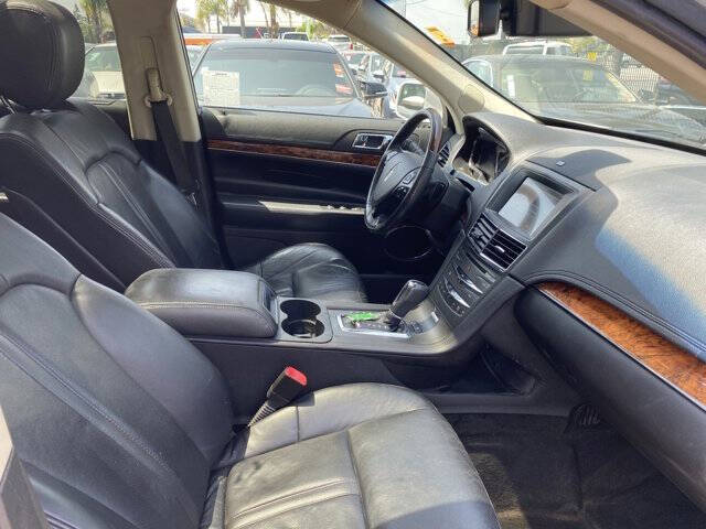 2019 Lincoln MKT Reserve