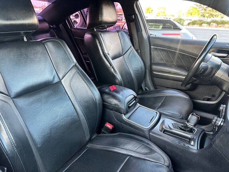 2017 Dodge Charger SXT