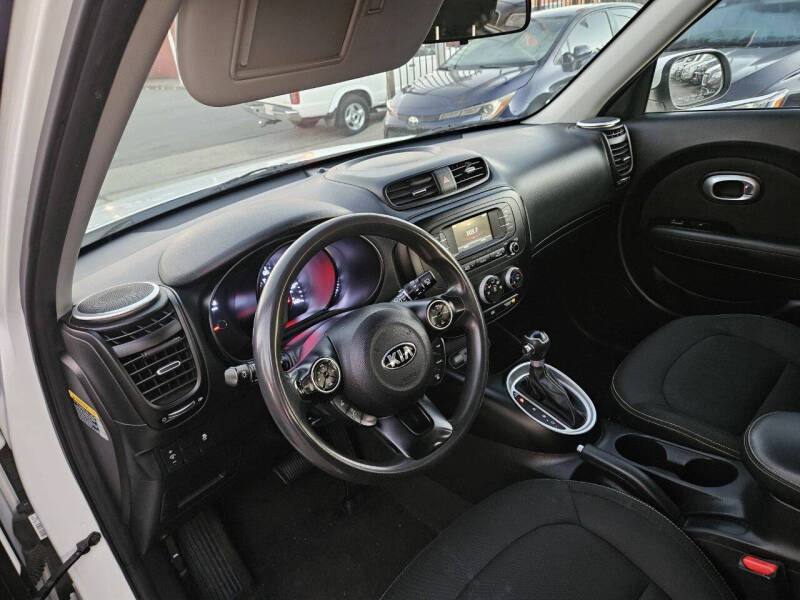 2016 Kia Soul +