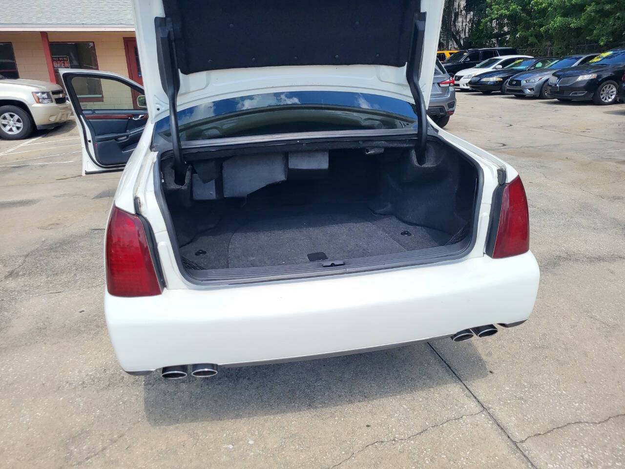 2000 Cadillac Deville Professional for sale at FAMILY AUTO BROKERS in Longwood, FL