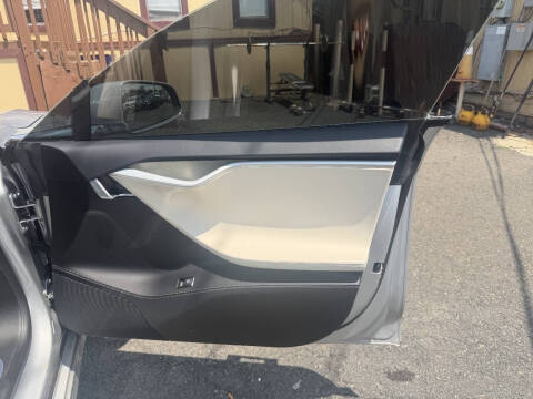 2017 Tesla Model S 75D