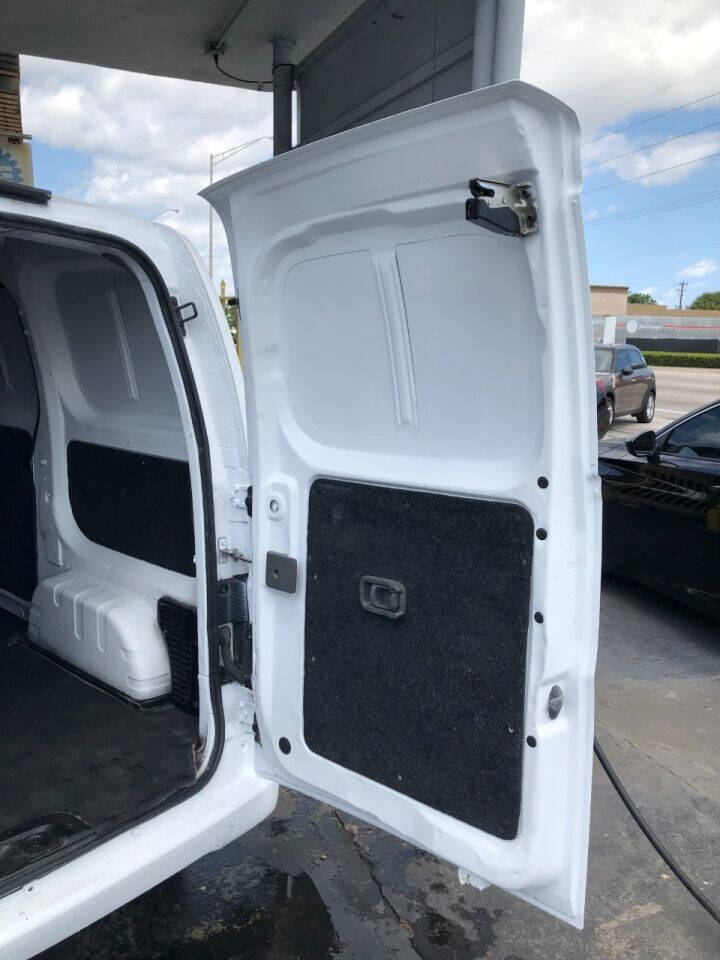 2019 Nissan NV200 Van - $13,750