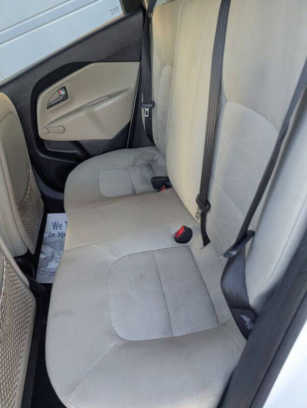 2013 Kia Rio 5-Door LX