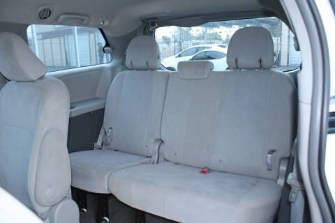 2015 Toyota Sienna L 7-Passenger