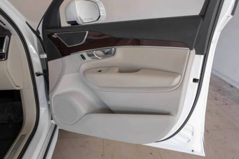 2019 Volvo XC90 T5 Momentum