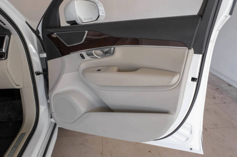 2019 Volvo XC90 T5 Momentum