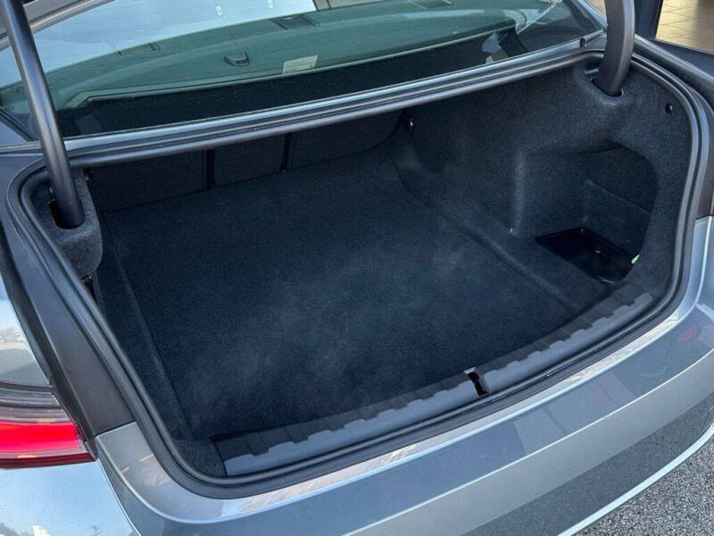 2023 BMW 3 Series 330i