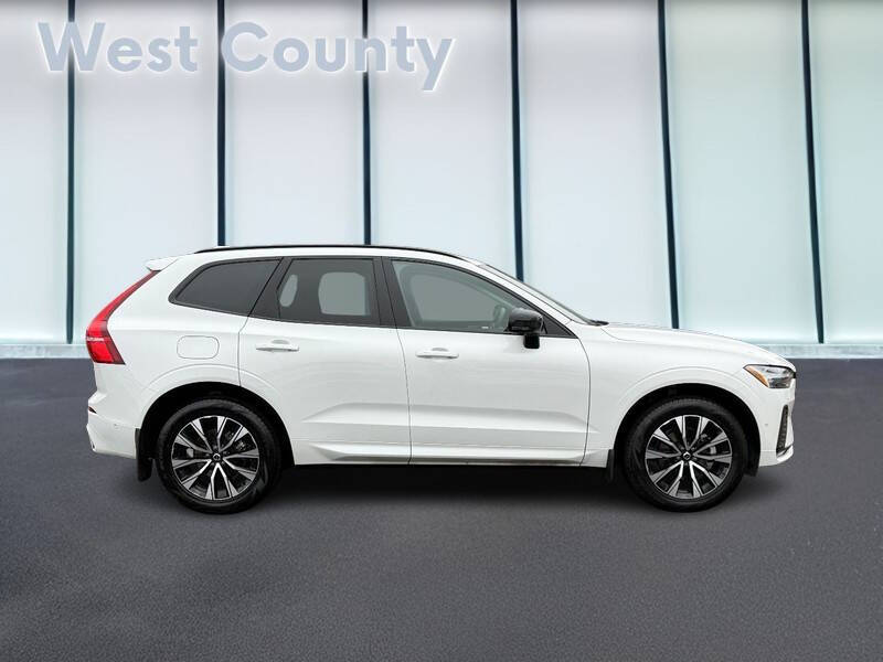 2024 Volvo XC60 B5 Plus Dark Theme