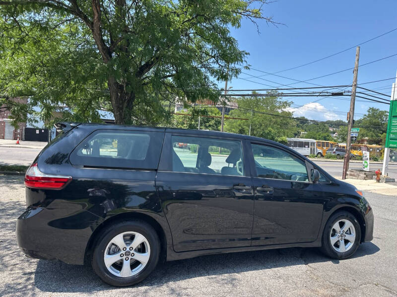 2018 Toyota Sienna L 7-Passenger