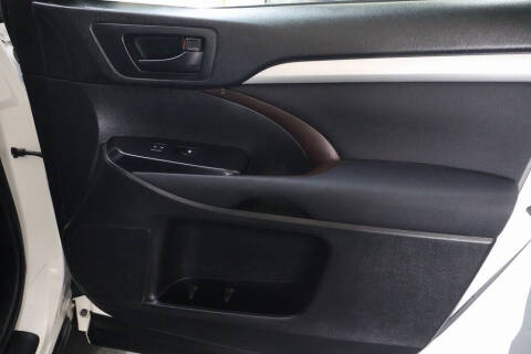 2017 Toyota Highlander LE