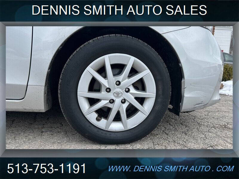 2014 Toyota Prius v Two