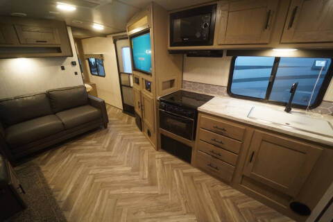 2021 Cruiser RV shadow  Cruiser