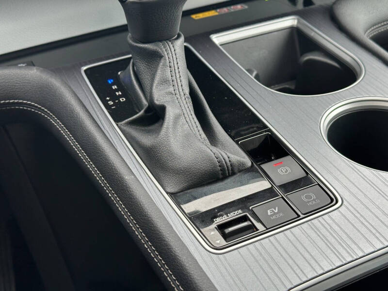 2025 Toyota Sienna XLE 7-Passenger