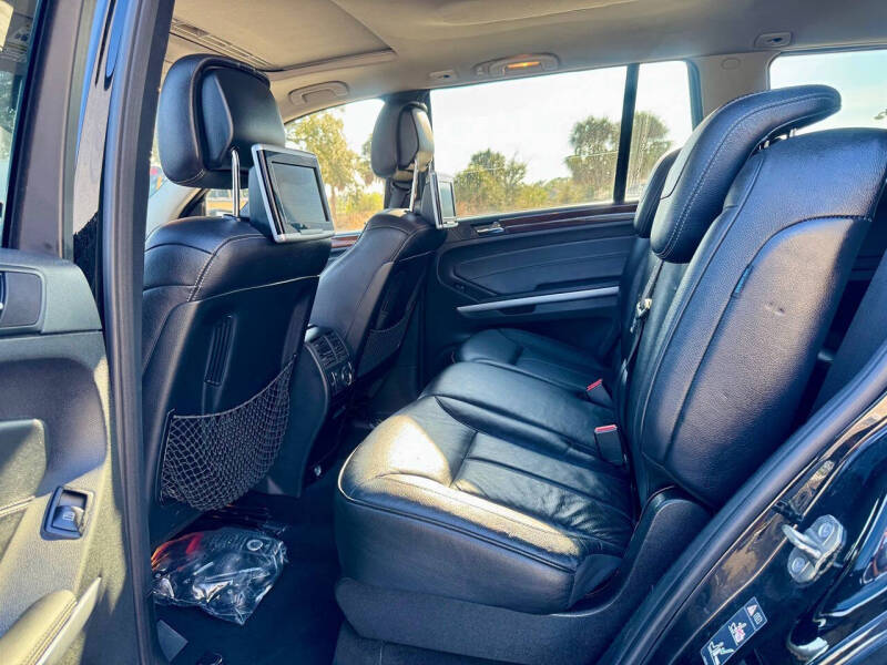 2011 Mercedes-Benz GL-Class GL 550 4MATIC