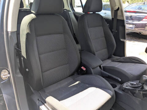 2013 Volkswagen Golf 2.5L PZEV