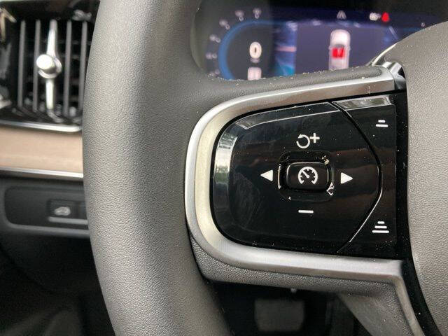 2025 Volvo XC90 T8 Plus Bright Theme 7P