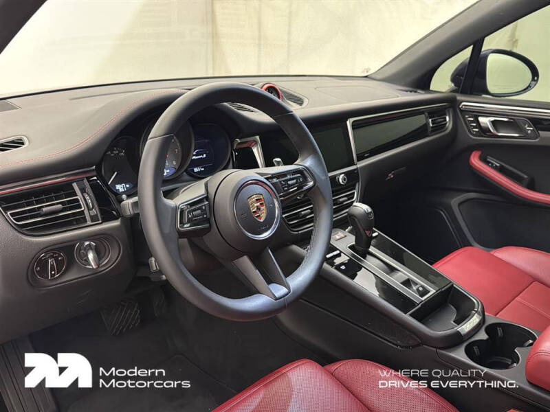 2025 Porsche Macan S