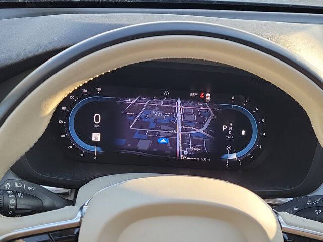 2024 Volvo XC60 B5 Core Dark Theme