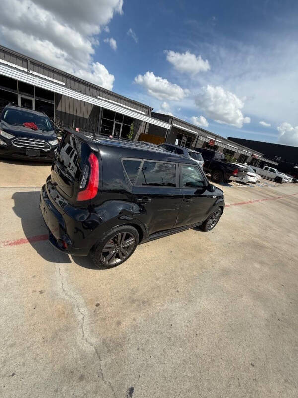 2016 Kia Soul +