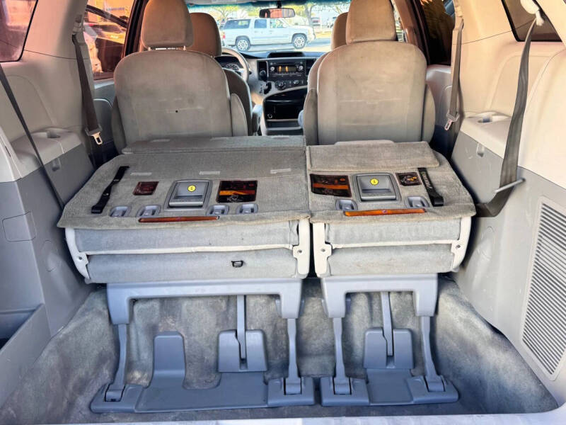 2011 Toyota Sienna