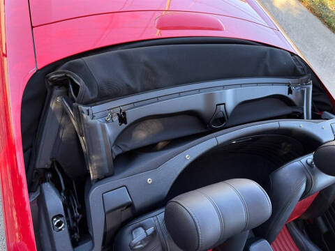 2004 Ford Thunderbird Deluxe