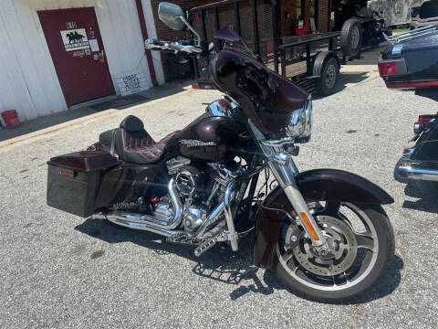 2011 Harley-Davidson FLHX -