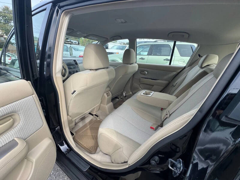 2009 Nissan Versa 1.8 S