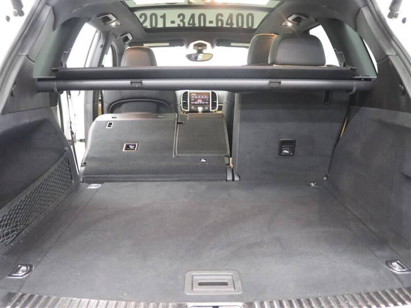 2018 Porsche Cayenne Platinum Edition