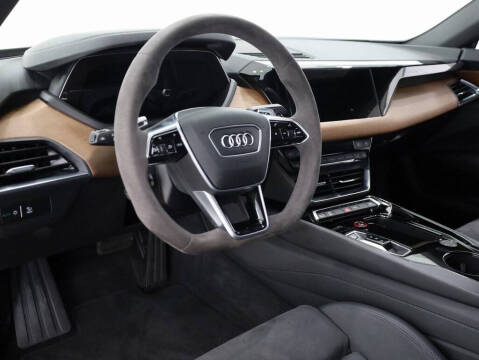 2022 Audi e-tron GT quattro Premium Plus