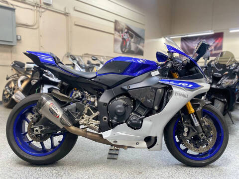 2017 Yamaha YZF-R1