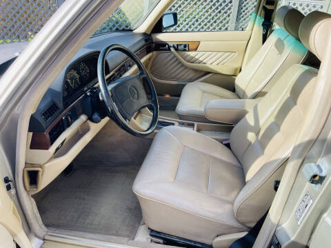 1990 Mercedes-Benz 300-Class 300 SE
