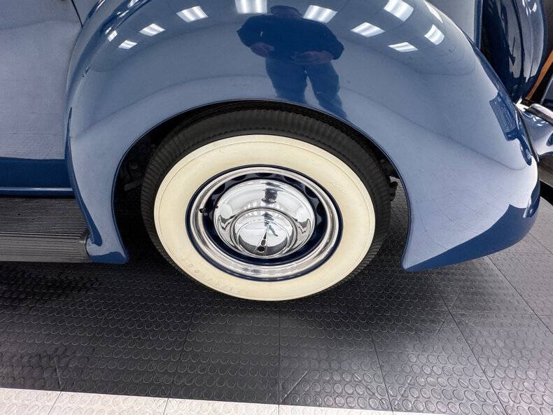 1936 Ford Deluxe
