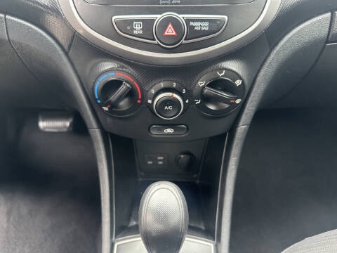 2016 Hyundai Accent SE