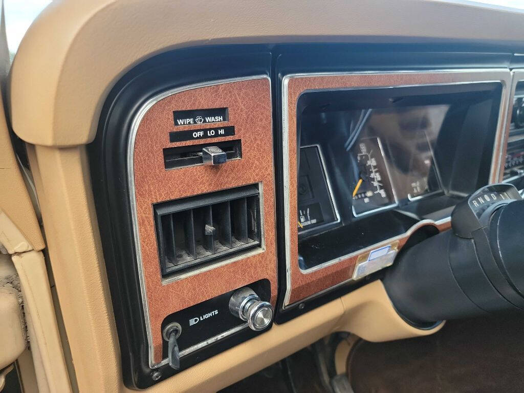 1984 Ford E-Series 36