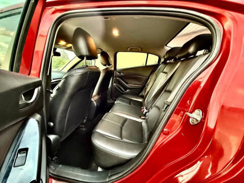 2018 Mazda MAZDA3 Touring